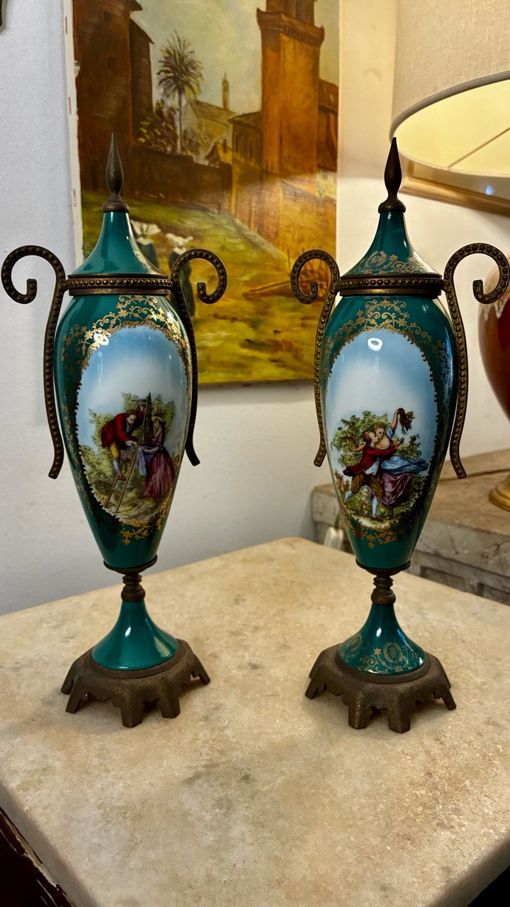 Par de Vasos Anfora Estilo Sèvres
