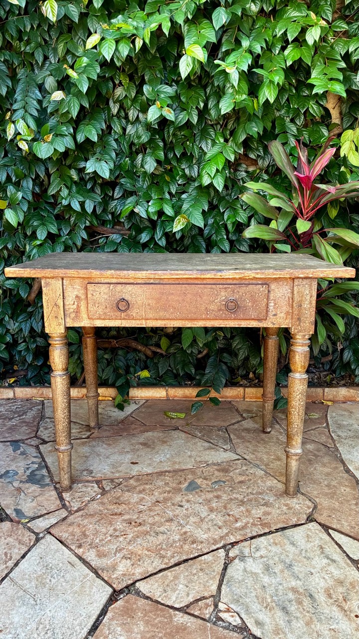 Mesa Lateral Rústica com Gaveta Séc. XIX