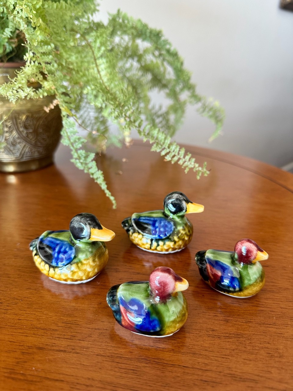 Conjunto de Estatuetas de Patos em Porcelana