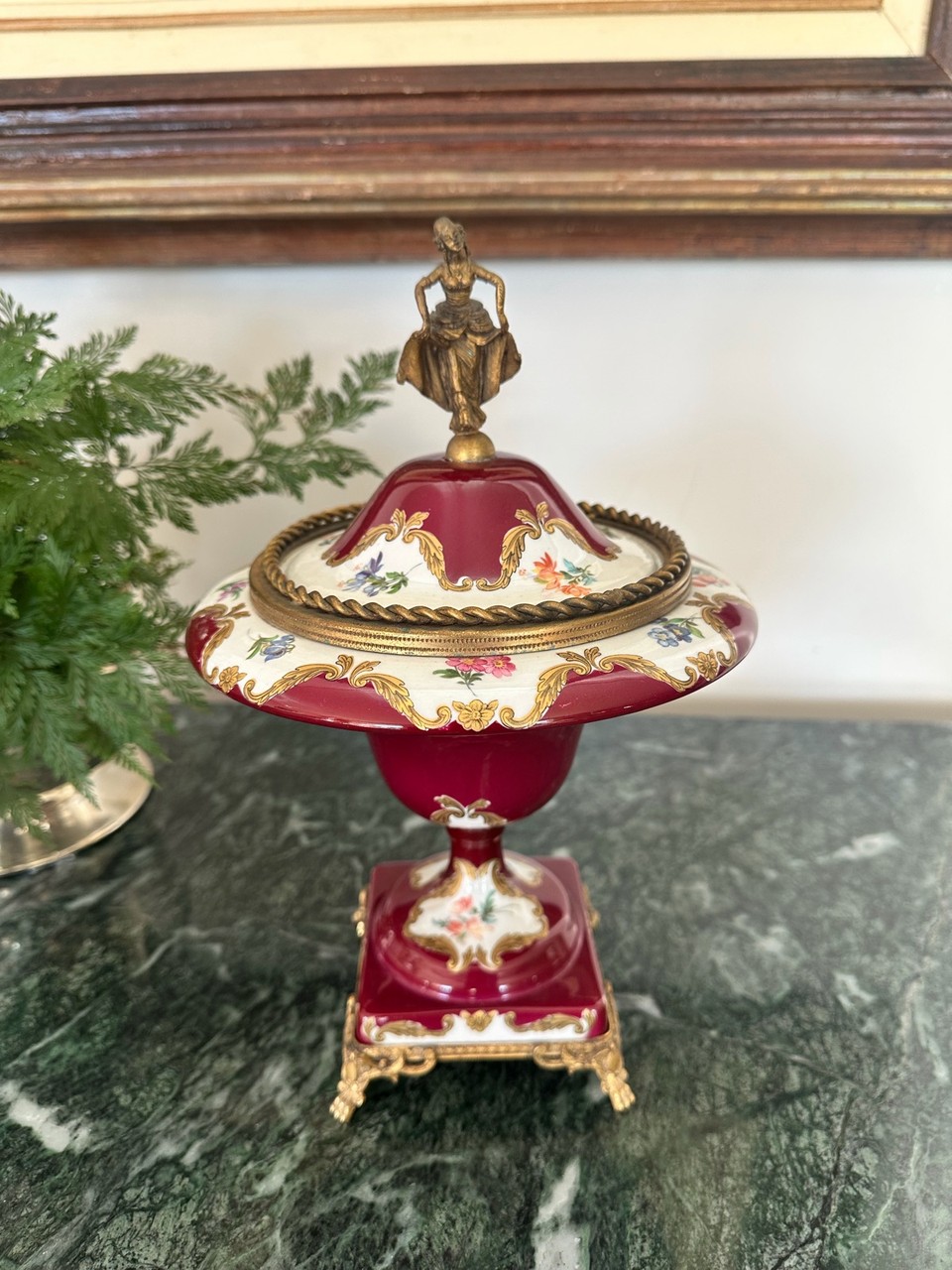 Porta-Bombons em Porcelana com Montagem em Bronze